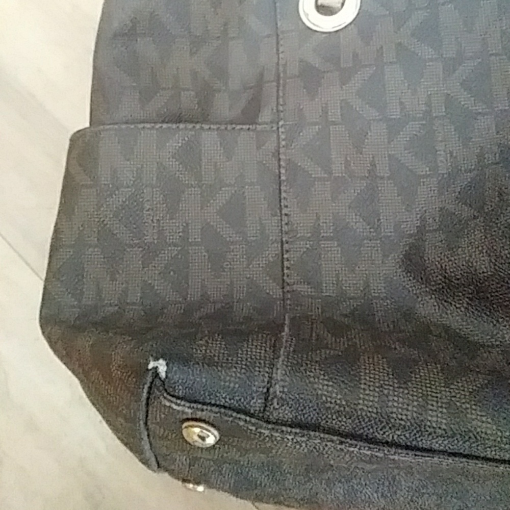 AUTHENTIC MICHAEL KORS  POCKETBOOK - Picture 5 of 5